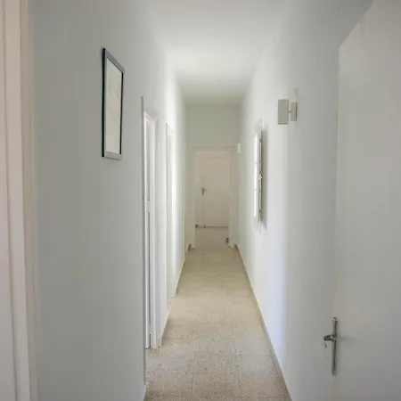 Apartamento Amplio Con Magnificas Vista A 6 Metros De La Playa *